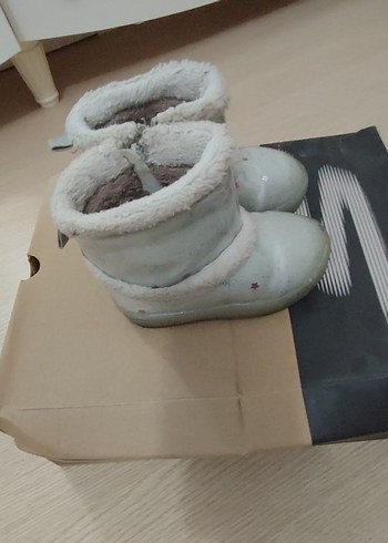 Beyaz Kız Çocuk Pastel Lastik Bot - Görsel 4