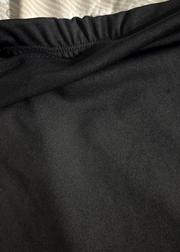 Siyah Mini Etek, Volan Detaylı, Dar Kesim - Görsel 3