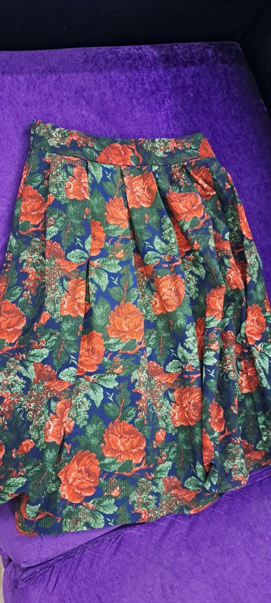 Çiçek Desenli Piliseli etek - Görsel 4