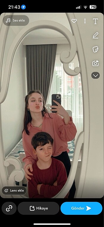 Pembe gömlek