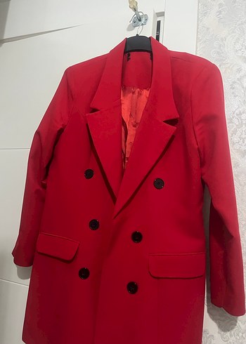 Parlak Kırmızı Düğmeli Kadın Blazer