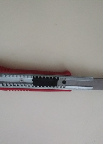 Beden Kırmızı Plastik Maket Bıçağı