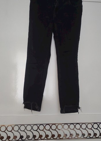 Siyah Kemerli Dar Kesim Kadın Kot Pantolon - Görsel 2