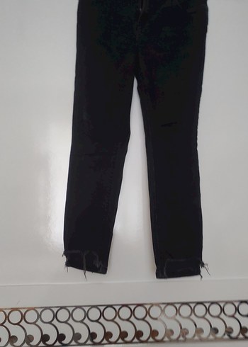 Siyah Kemerli Dar Kesim Kadın Kot Pantolon - Görsel 3