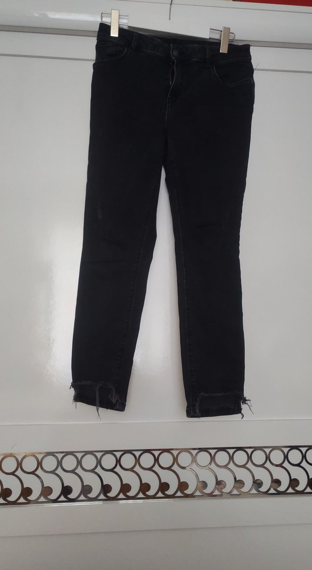 Siyah Kemerli Dar Kesim Kadın Kot Pantolon - Görsel 2