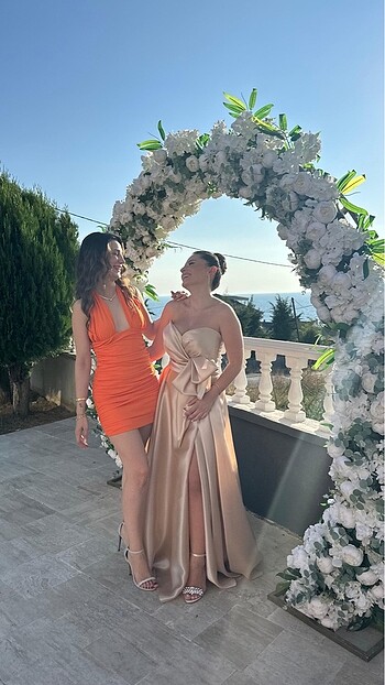 38 Beden ten rengi Renk ILMIO SATEN ELBİSE