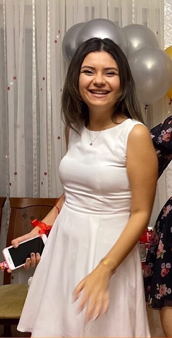 Beyaz Şık Elbise