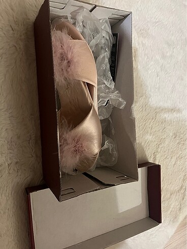 Pierre cardin tüylü çeyiz bohçası terliği - Görsel 3