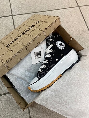 Siyah Converse run star