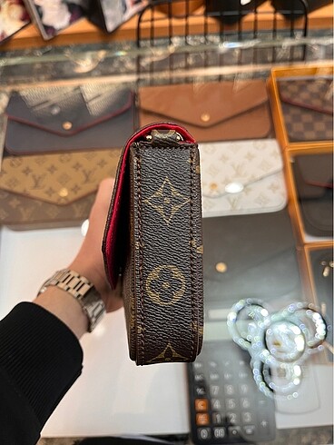 Louis Vuitton Lv Fellice