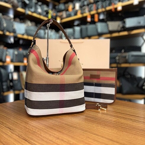 BURBERRY ASHBY HOBO A KALİTE
