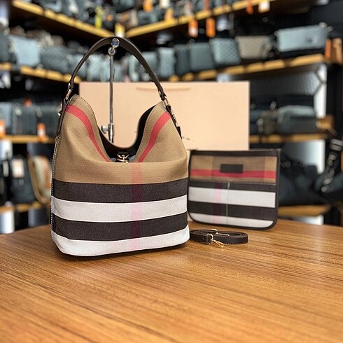 Beden BURBERRY ASHBY HOBO A KALİTE