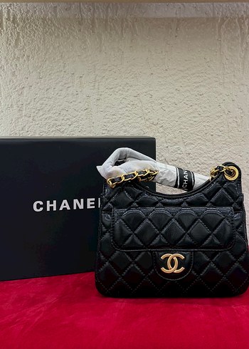 Chanel Siyah Kapitone Omuz Cantasi