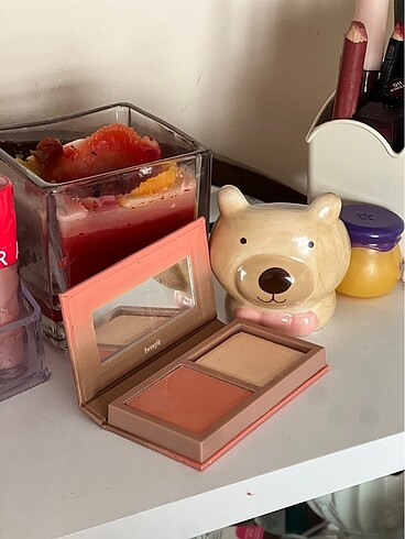  Beden benefit cosmetics allik ve highlighter