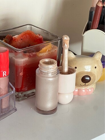  Beden rare beauty highlighter