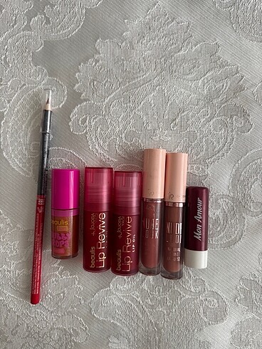Beaulis limited edition lip oil