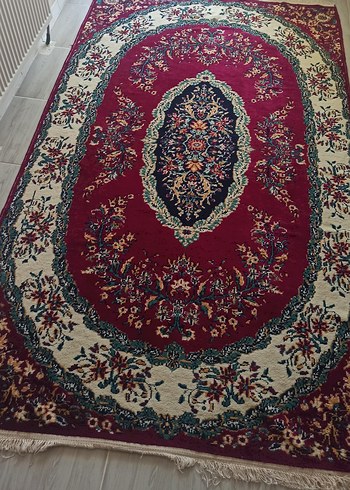 Bordo Renkli Desenli Klasik Halı