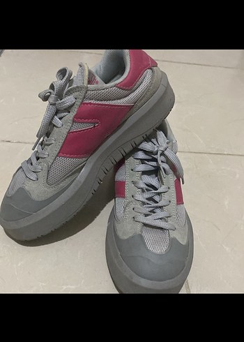 Gri Kadın Spor Ayakkabı - Düz Tabanlı new balance - Görsel 2