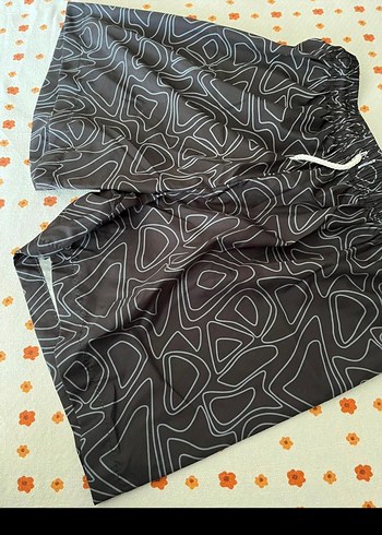 Erkek Siyah Desenli Mini Yüzme Şortu - Görsel 2