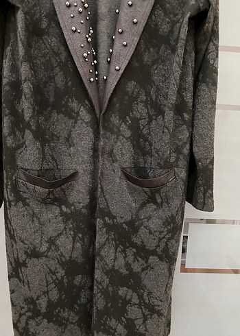 Gri Batik Desenli Düğmeli Uzun Kadın Kap - Görsel 3