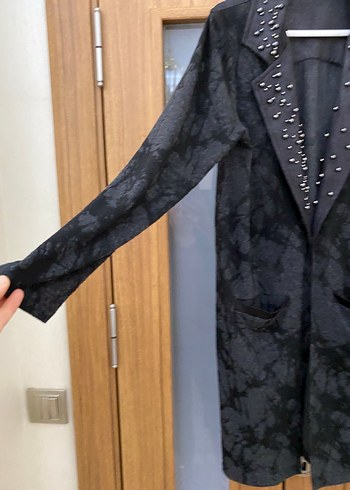 Gri Batik Desenli Düğmeli Uzun Kadın Kap - Görsel 4