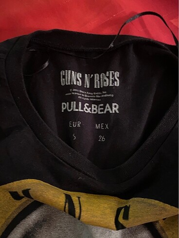 Pull and Bear Guns N?Roses Pull&Bear püsküllü crop