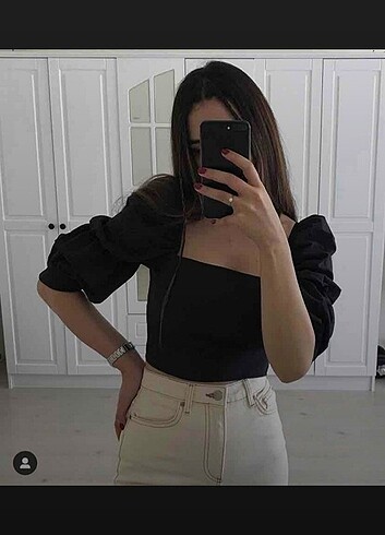 Trendyolmilla siyah kolları büzgülü bluz