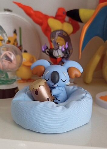 Uyuyan Komala Pokemon figürü