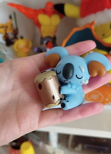 Beden Renk Uyuyan Komala Pokemon figürü