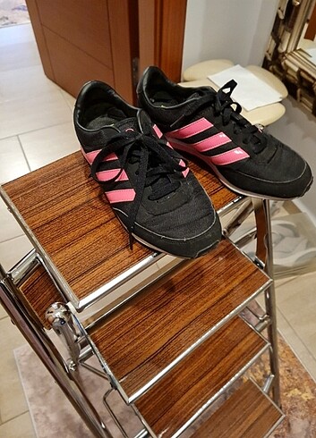 37 Beden çeşitli Renk Adidas kadın spor ayakkabı