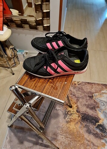 37 Beden Adidas kadın spor ayakkabı