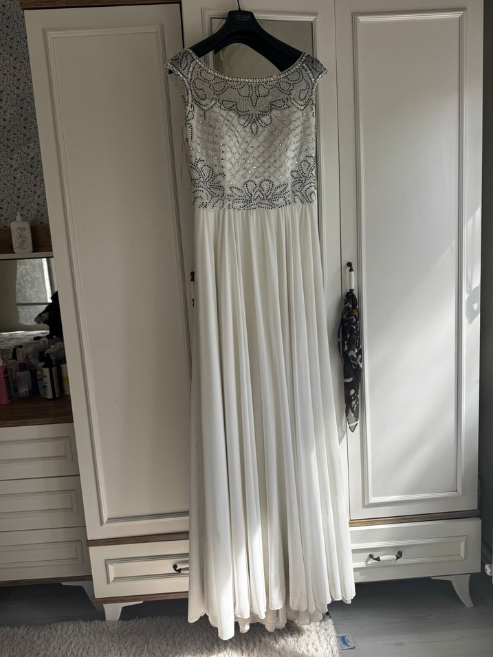 Uzunn Beyaz Nişan Elbisesi - Görsel 2