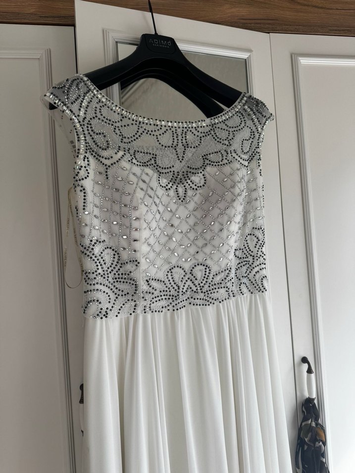 Uzunn Beyaz Nişan Elbisesi - Görsel 4