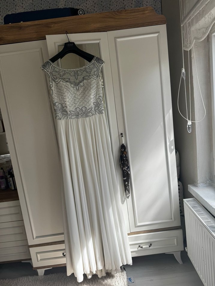 Uzunn Beyaz Nişan Elbisesi - Görsel 3