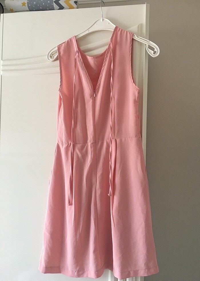 Diz üstü sırtı ip modelli cepli elbise - Görsel 4