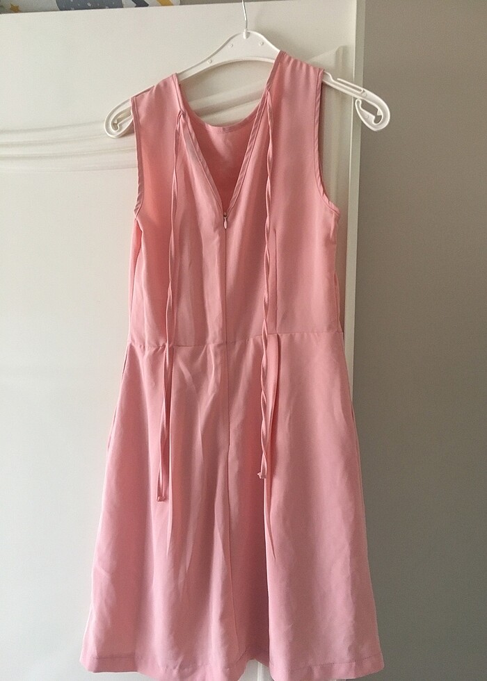 Diz üstü sırtı ip modelli cepli elbise - Görsel 5