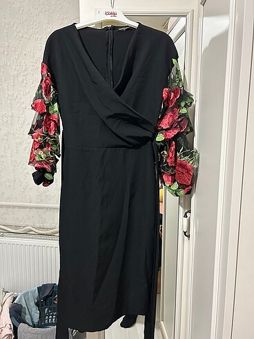 36 Beden Kolları çiçekli kalem elbise kemerli ????