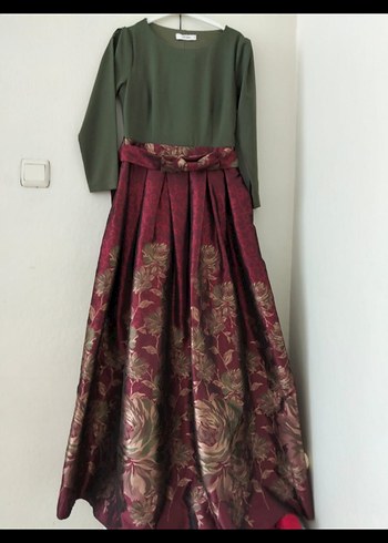 38 Beden bordo Renk Bordo Desenli Piliseli Uzun Elbise