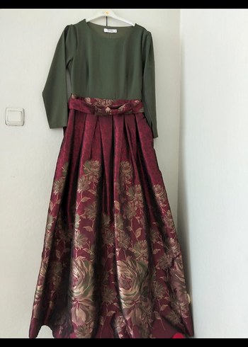 Diğer Bordo Desenli Piliseli Uzun Elbise