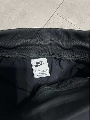 xs Beden siyah Renk nike paraşüt eşofman