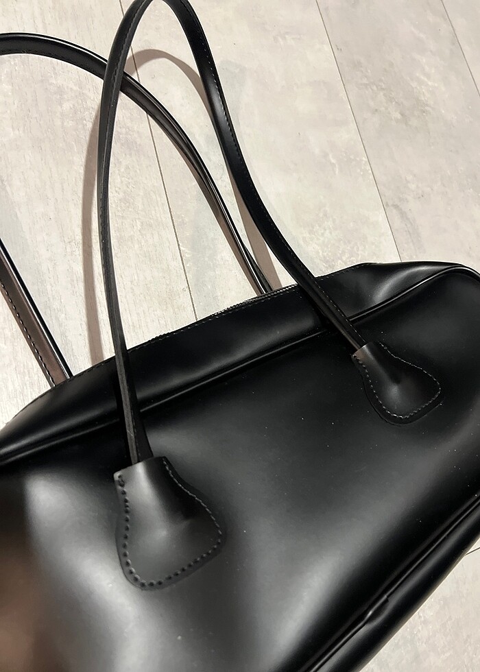 siyah çanta - Görsel 2