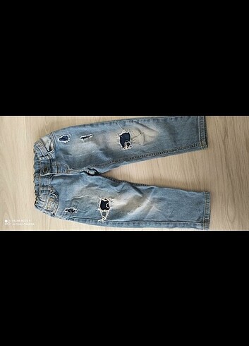 Erkek çocuk kot pantalon