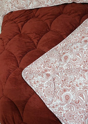 sadece yorgan cıft taraflı çok güzel - Görsel 2