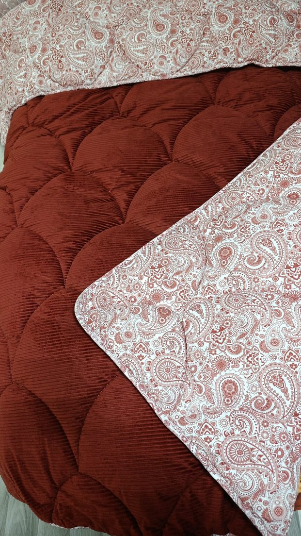 sadece yorgan cıft taraflı çok güzel - Görsel 2