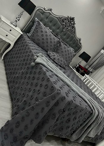 Gri Nakışlı Yatak Örtüsü - Görsel 2