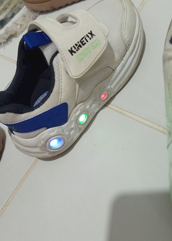 Erkek Çocuk Beyaz Cırt Cırtlı Spor Ayakkabı - Görsel 2