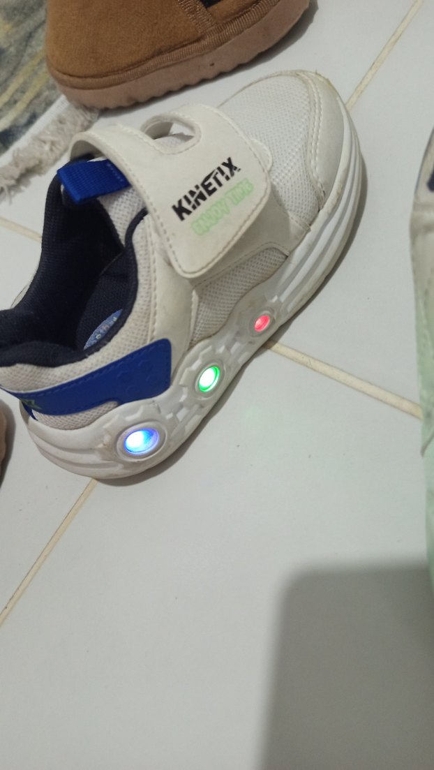 Erkek Çocuk Beyaz Cırt Cırtlı Spor Ayakkabı - Görsel 2