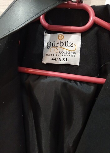44 Beden Karelı ve Siyah Blazer