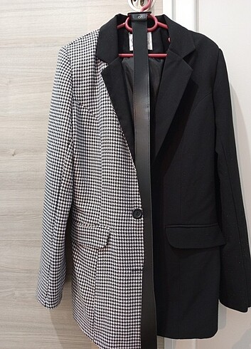 Karelı ve Siyah Blazer