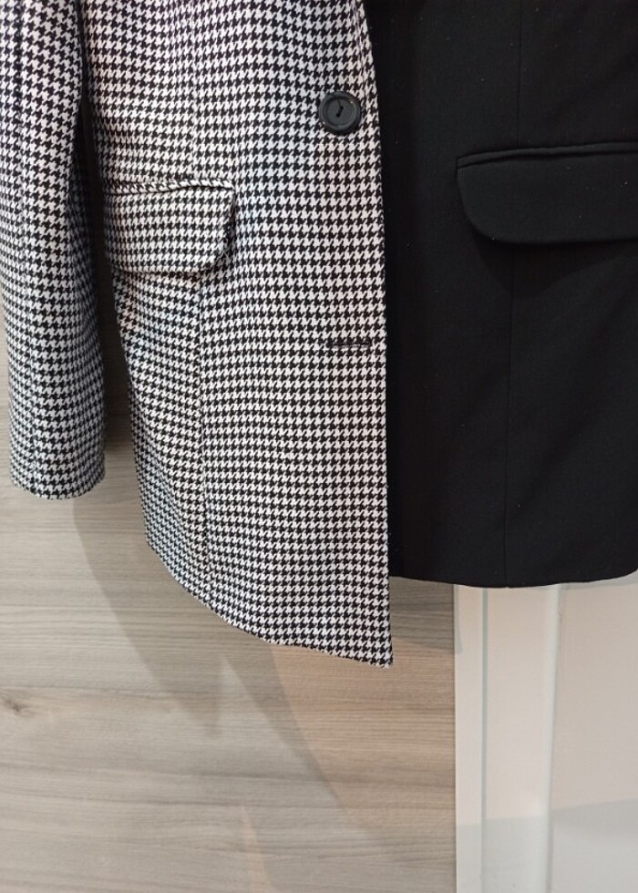 Karelı ve Siyah Blazer - Görsel 5